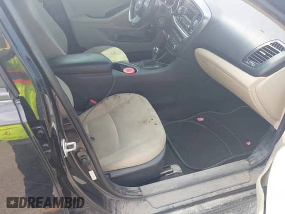 2015 Kia Optima LX с VIN 5XXGM4A77FG463475, выставлен на аукционе IAAI как лот 43227637 с пробегом 201 397 миль миль и . История ставок и продаж доступна на DreamBid. Изображение 5.