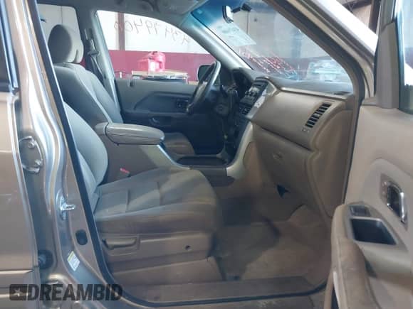 2006 Honda Pilot EX z VIN 5FNYF28466B008439, wystawiony jako IAAI lot #43479400 z przebiegiem 253 015 mil mil oraz . Historia ofert i sprzedaży dostępna na DreamBid. Obrazek 5.