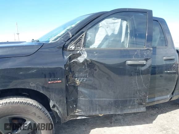 2019 Ram 1500 Express z VIN 1C6RR7FT5KS578097, wystawiony jako IAAI lot #41586297 z przebiegiem 88 186 mil mil oraz . Historia ofert i sprzedaży dostępna na DreamBid. Obrazek 6.