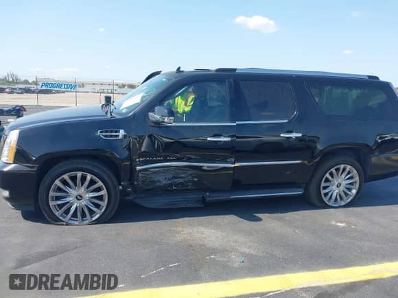 2014 Cadillac Escalade ESV Luxury с VIN 1GYS4HEF6ER130936, выставлен на аукционе IAAI как лот 42232487 с пробегом 156 967 миль миль и . История ставок и продаж доступна на DreamBid. Изображение 14.