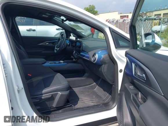 2025 Chevrolet Equinox EV LT с VIN 3GN7DLRP2SS178659, выставлен на аукционе IAAI как лот 42822972 с пробегом 5 681 миль миль и . История ставок и продаж доступна на DreamBid. Изображение 5.