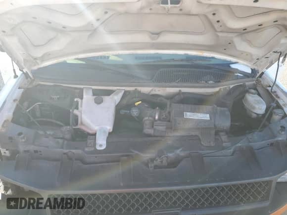 2008 Chevrolet Express Cargo z VIN 1GCGG25C481119510, wystawiony jako Copart lot #47071765 z przebiegiem 392 884 mil mil oraz Szkoda całkowita • Salvage title. Historia ofert i sprzedaży dostępna na DreamBid. Obrazek 12.