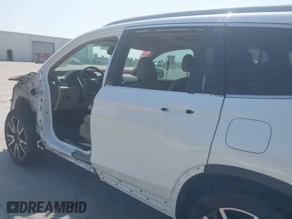 2022 Honda Pilot Elite with VIN 5FNYF6H03NB088592, listed as a IAAI auction lot 42903811 with 55,976 mi miles and . Bid and sale history available at DreamBid. Image 22.