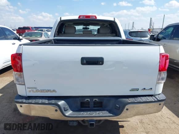 2013 Toyota Tundra Limited с VIN 5TFHW5F17DX310755, выставлен на аукционе IAAI как лот 42721884 с пробегом 122 805 миль миль и . История ставок и продаж доступна на DreamBid. Изображение 16.