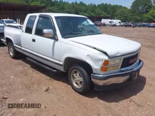 1994 GMC Sierra 1500 z VIN 2GTEC19K5R1517805, wystawiony jako IAAI lot #42635360 z przebiegiem 132 079 mil mil oraz . Historia ofert i sprzedaży dostępna na DreamBid. Obrazek 1.