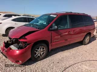 2000 Dodge Caravan SE with VIN 1B4GP44G9YB733864, listed as a Copart auction lot 67835925 with 153,322 mi miles and Salvage title. Bid and sale history available at DreamBid. Image 1.
