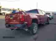 2018 Chevrolet Colorado 4WD LT z VIN 1GCPTCE12J1292996, wystawiony jako Copart lot #77778203 z przebiegiem 42 416 mil mil oraz Szkoda całkowita • Salvage title. Historia ofert i sprzedaży dostępna na DreamBid. Obrazek 3.