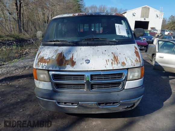 2000 Dodge Cargo with VIN 2B7KB31Z6YK175509, listed as a IAAI auction lot 42104336 with 159,900 mi miles and . Bid and sale history available at DreamBid. Image 6.