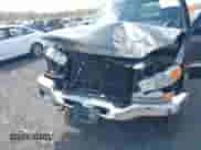 2003 GMC Sierra 1500 SLT z VIN 2GTEK19T131325073, wystawiony jako IAAI lot #42018525 z przebiegiem 338 659 mil mil oraz . Historia ofert i sprzedaży dostępna na DreamBid. Obrazek 6.