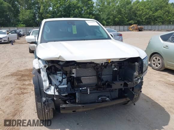 2025 Nissan Frontier SL с VIN 1N6ED1EJ4SN602923, выставлен на аукционе IAAI как лот 42585618 с пробегом 3 820 миль миль и . История ставок и продаж доступна на DreamBid. Изображение 6.