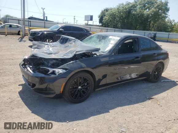 2023 BMW 3 Series 330i z VIN 3MW69FF00P8D23360, wystawiony jako Copart lot #71979715 z przebiegiem Nie podano mil oraz Szkoda całkowita • Salvage title. Historia ofert i sprzedaży dostępna na DreamBid. Obrazek 1.