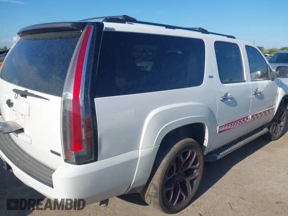 2010 Chevrolet Suburban LT z VIN 1GNUCJE04AR145330, wystawiony jako IAAI lot #42579675 z przebiegiem 185 242 mil mil oraz . Historia ofert i sprzedaży dostępna na DreamBid. Obrazek 4.