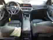 2020 BMW 3 Series 330i xDrive z VIN 3MW5R7J07L8B05435, wystawiony jako Copart lot #85305605 z przebiegiem 91 223 mil mil oraz Szkoda całkowita • Salvage title. Historia ofert i sprzedaży dostępna na DreamBid. Obrazek 8.