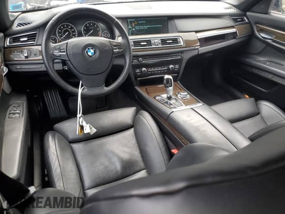 2011 BMW 7 Series с VIN WBAKX6C5XBC197126, выставлен на аукционе Copart как лот 84742634 с пробегом 72 551 миль миль и Чистый • Clean title. История ставок и продаж доступна на DreamBid. Изображение 8.