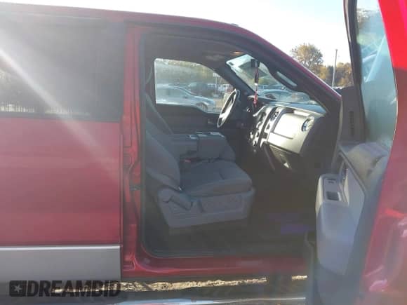 2013 Ford F-150 XL z VIN 1FTFW1EF5DFA41576, wystawiony jako IAAI lot #43499657 z przebiegiem 167 429 mil mil oraz . Historia ofert i sprzedaży dostępna na DreamBid. Obrazek 5.