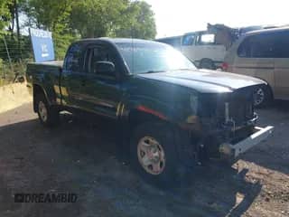 2008 Toyota Tacoma with VIN 5TEUU42N68Z583160, listed as a IAAI auction lot 42909113 with 196,702 mi miles and . Bid and sale history available at DreamBid. Image 1.
