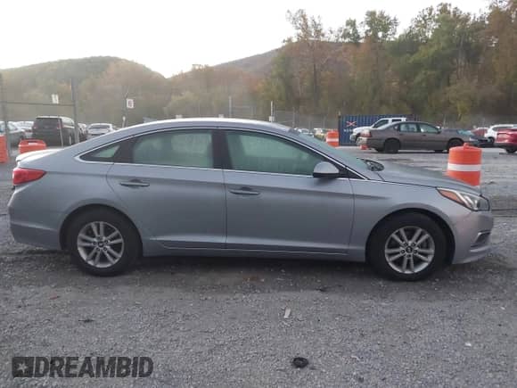 2016 Hyundai Sonata SE с VIN 5NPE24AF1GH305286, выставлен на аукционе IAAI как лот 43438911 с пробегом 88 495 миль миль и . История ставок и продаж доступна на DreamBid. Изображение 14.