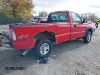 2003 Chevrolet Silverado 2500HD LS z VIN 1GCHK24133E351004, wystawiony jako IAAI lot #43539108 z przebiegiem 140 891 mil mil oraz . Historia ofert i sprzedaży dostępna na DreamBid. Obrazek 4.