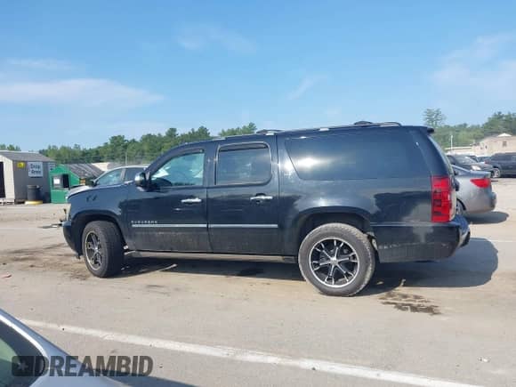 2011 Chevrolet Suburban LTZ с VIN 1GNSKKE33BR386761, выставлен на аукционе IAAI как лот 42943084 с пробегом 175 344 миль миль и . История ставок и продаж доступна на DreamBid. Изображение 14.