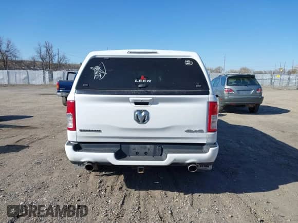 2024 Ram 1500 Big Horn z VIN 1C6SRFFT2RN119324, wystawiony jako IAAI lot #42025347 z przebiegiem 54 131 mil mil oraz . Historia ofert i sprzedaży dostępna na DreamBid. Obrazek 16.