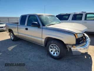 2003 Chevrolet Silverado 1500 LS z VIN 2GCEC19V731396406, wystawiony jako Copart lot #84659565 z przebiegiem Nie podano mil oraz Szkoda całkowita • Salvage title. Historia ofert i sprzedaży dostępna na DreamBid. Obrazek 4.