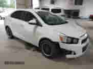 2013 Chevrolet Sonic LT с VIN 1G1JC5SH5D4214436, выставлен на аукционе IAAI как лот 43027720 с пробегом 150 318 миль миль и . История ставок и продаж доступна на DreamBid. Изображение 1.