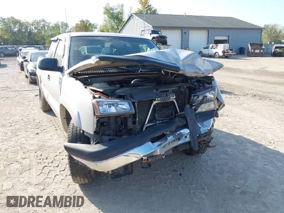 2004 Chevrolet Silverado 1500 Z71 with VIN 2GCEK19T041217979, listed as a IAAI auction lot 43245065 with Not provided miles and . Bid and sale history available at DreamBid. Image 6.