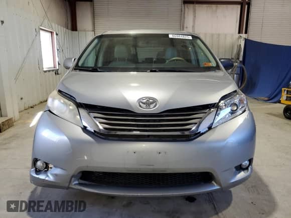 2011 Toyota Sienna XLE with VIN 5TDDK3DC2BS013933, listed as a Copart auction lot 86984825 with 194,951 mi miles and Clean title. Bid and sale history available at DreamBid. Image 5.