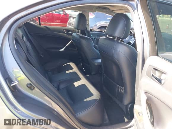 2012 Lexus IS 350 z VIN JTHCE5C2XC5002952, wystawiony jako IAAI lot #41670617 z przebiegiem 144 002 mil mil oraz . Historia ofert i sprzedaży dostępna na DreamBid. Obrazek 8.