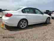 2015 BMW 3 Series 320i xDrive с VIN WBA3C3C51FP663930, выставлен на аукционе Copart как лот 62561025 с пробегом 92 415 миль миль и Списание • Salvage title. История ставок и продаж доступна на DreamBid. Изображение 3.