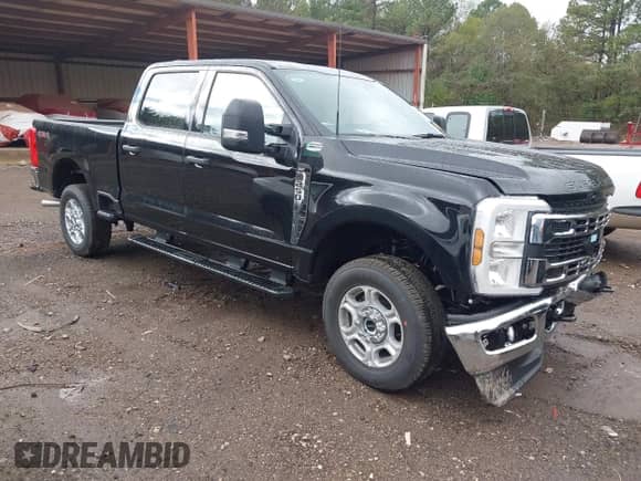 2026 Ford F-250 XL with VIN 1FT7W2BN6TEC24382, listed as a IAAI auction lot 43566771 with 451 mi miles and . Bid and sale history available at DreamBid. Image 1.