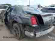 2023 Chrysler 300 S с VIN 2C3CCABG0PH633290, выставлен на аукционе IAAI как лот 42497825 с пробегом 35 457 миль миль и . История ставок и продаж доступна на DreamBid. Изображение 6.