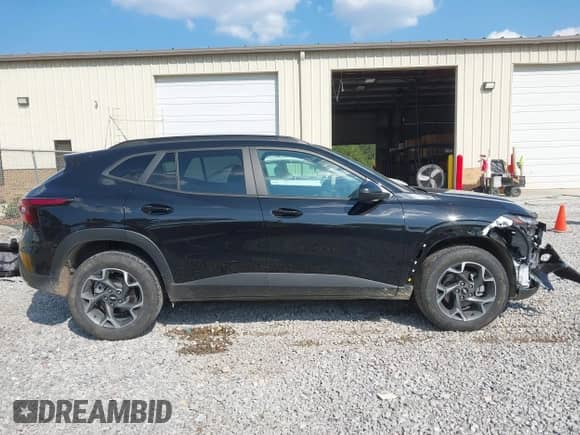2024 Chevrolet Trax LT с VIN KL77LHE2XRC237568, выставлен на аукционе IAAI как лот 43266692 с пробегом 30 304 миль миль и . История ставок и продаж доступна на DreamBid. Изображение 14.