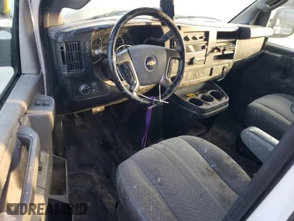 2018 Chevrolet Express Cargo с VIN 1GCWGAFG2J1202902, выставлен на аукционе Copart как лот 51270965 с пробегом Не указан миль и Списание • Salvage title. История ставок и продаж доступна на DreamBid. Изображение 8.