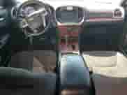 2012 Chrysler 300 с VIN 2C3CCAAG1CH116429, выставлен на аукционе Copart как лот 83935145 с пробегом 174 991 миль миль и Списание • Salvage title. История ставок и продаж доступна на DreamBid. Изображение 8.