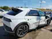 2024 Hyundai Ioniq 5 SEL z VIN KM8KNDDF1RU328240, wystawiony jako Copart lot #69603415 z przebiegiem 6 711 mil mil oraz Szkoda całkowita • Salvage title. Historia ofert i sprzedaży dostępna na DreamBid. Obrazek 3.