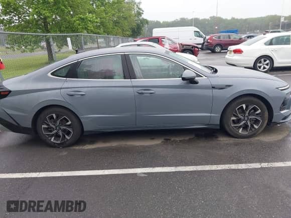 2024 Hyundai Sonata SEL с VIN KMHL64JA1RA399692, выставлен на аукционе IAAI как лот 42505209 с пробегом 25 558 миль миль и . История ставок и продаж доступна на DreamBid. Изображение 13.