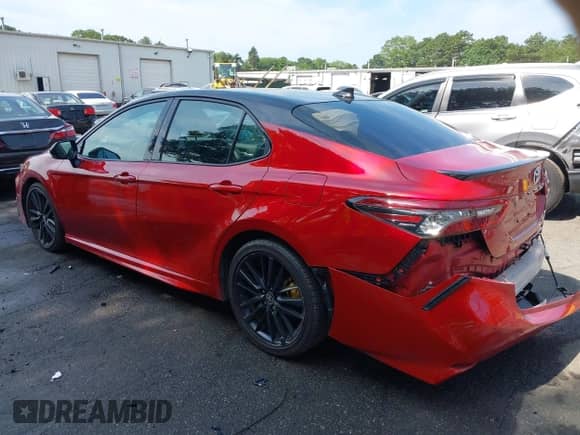 2022 Toyota Camry Hybrid XSE с VIN 4T1K31AK7NU035054, выставлен на аукционе IAAI как лот 42652603 с пробегом 51 284 миль миль и . История ставок и продаж доступна на DreamBid. Изображение 3.