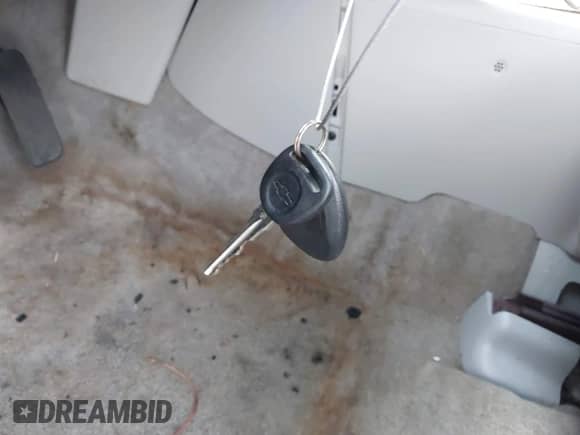 2009 Chevrolet Suburban LTZ z VIN 1GNFK36359R256609, wystawiony jako IAAI lot #42799458 z przebiegiem 146 257 mil mil oraz . Historia ofert i sprzedaży dostępna na DreamBid. Obrazek 11.