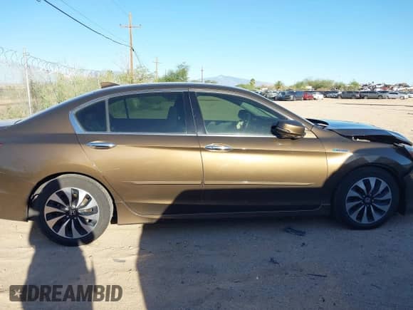 2017 Honda Accord Touring with VIN JHMCR6F7XHC012286, listed as a IAAI auction lot 43309861 with 139,567 mi miles and . Bid and sale history available at DreamBid. Image 13.