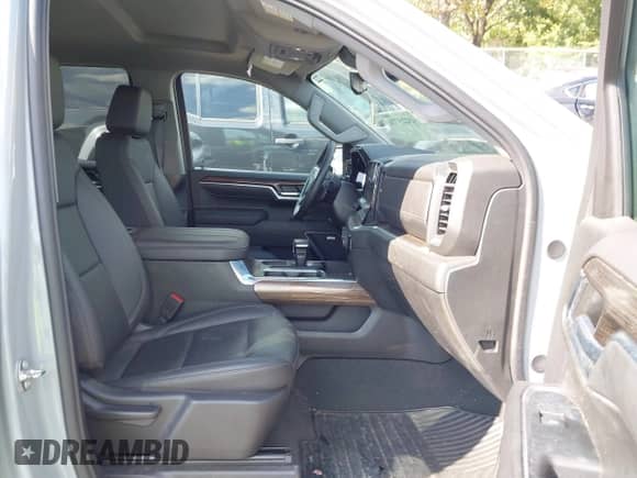2024 Chevrolet Silverado 1500 RST with VIN 2GCUDEED2R1240604, listed as a IAAI auction lot 43225776 with 19,096 mi miles and . Bid and sale history available at DreamBid. Image 5.