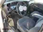 2002 Chevrolet Blazer LS с VIN 1GNCS18W22K217327, выставлен на аукционе Copart как лот 85713224 с пробегом 122 792 миль миль и Списание • Salvage title. История ставок и продаж доступна на DreamBid. Изображение 8.