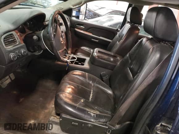 2007 Chevrolet Silverado 2500HD 1LT с VIN 1GCHK23K27F536400, выставлен на аукционе Copart как лот 50697295 с пробегом 181 177 миль миль и Чистый • Clean title. История ставок и продаж доступна на DreamBid. Изображение 7.