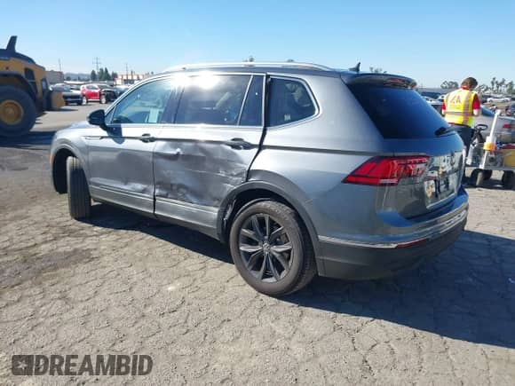 2024 Volkswagen Tiguan SE с VIN 3VVMB7AX5RM085087, выставлен на аукционе IAAI как лот 41320517 с пробегом 19 307 миль миль и . История ставок и продаж доступна на DreamBid. Изображение 3.