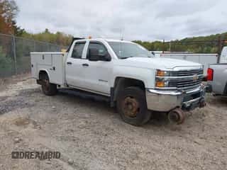 2017 Chevrolet Silverado 3500HD z VIN 1GB2KYEGXHZ297250, wystawiony jako IAAI lot #43264239 z przebiegiem 228 188 mil mil oraz . Historia ofert i sprzedaży dostępna na DreamBid. Obrazek 1.