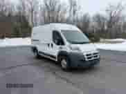2014 Ram ProMaster Cargo z VIN 3C6TRVBG2EE118261, wystawiony jako Copart lot #45903055 z przebiegiem 168 025 mil mil oraz Czysty tytuł • Clean title. Historia ofert i sprzedaży dostępna na DreamBid. Obrazek 1.