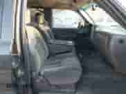 2004 GMC Sierra 1500 SLE z VIN 2GTEK13T041435042, wystawiony jako IAAI lot #41777775 z przebiegiem 218 745 mil mil oraz . Historia ofert i sprzedaży dostępna na DreamBid. Obrazek 5.