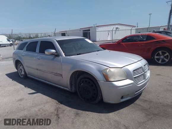 2006 Dodge Magnum R/T with VIN 2D4GV57246H120637, listed as a IAAI auction lot 36248041 with Not provided miles and . Bid and sale history available at DreamBid. Image 1.