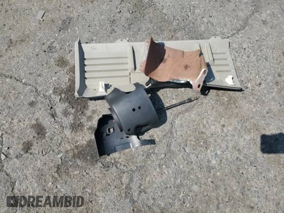 2001 Chevrolet Suburban LS z VIN 1GNFK16T91J286624, wystawiony jako Copart lot #66679705 z przebiegiem 175 100 mil mil oraz Szkoda całkowita • Salvage title. Historia ofert i sprzedaży dostępna na DreamBid. Obrazek 13.