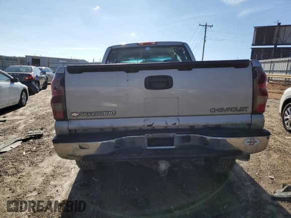 2004 Chevrolet Silverado 1500 Z71 z VIN 1GCEK19VX4E252268, wystawiony jako Copart lot #86795114 z przebiegiem 218 849 mil mil oraz Szkoda całkowita • Salvage title. Historia ofert i sprzedaży dostępna na DreamBid. Obrazek 6.